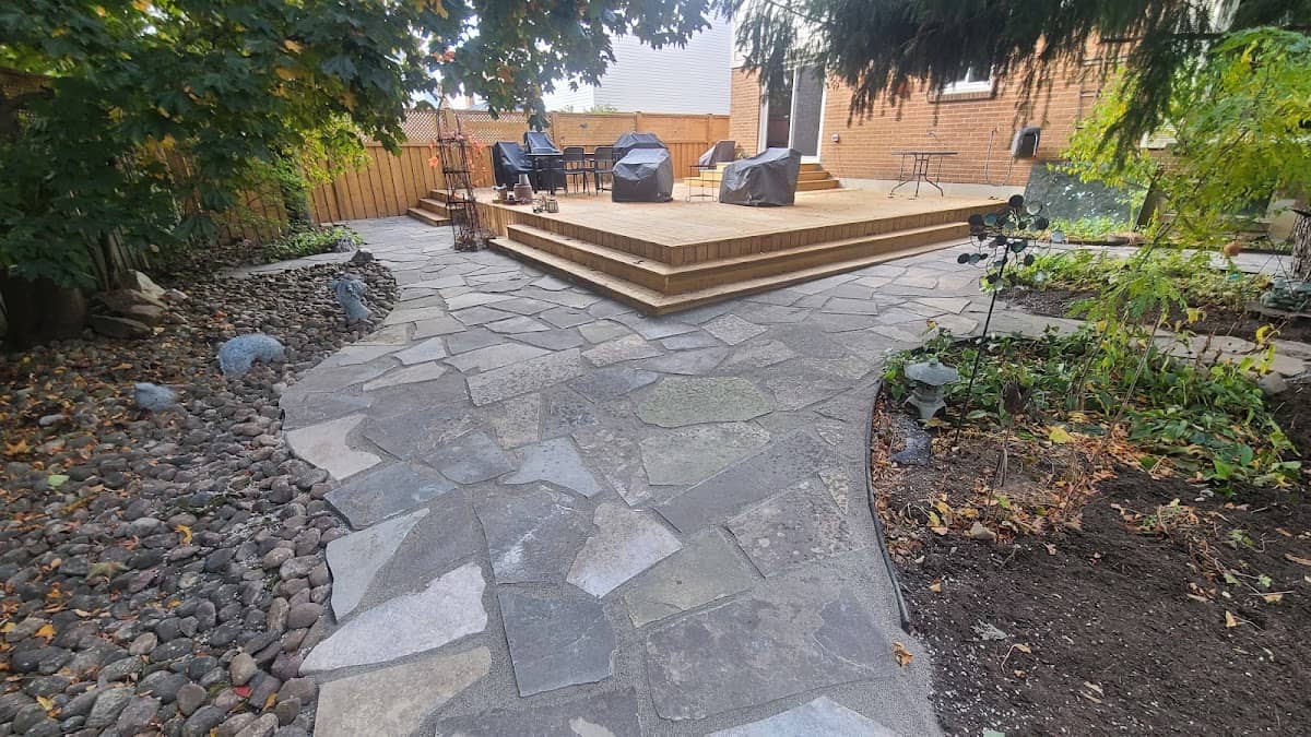 Whitby Landscaping, Gardening & Sod🍁